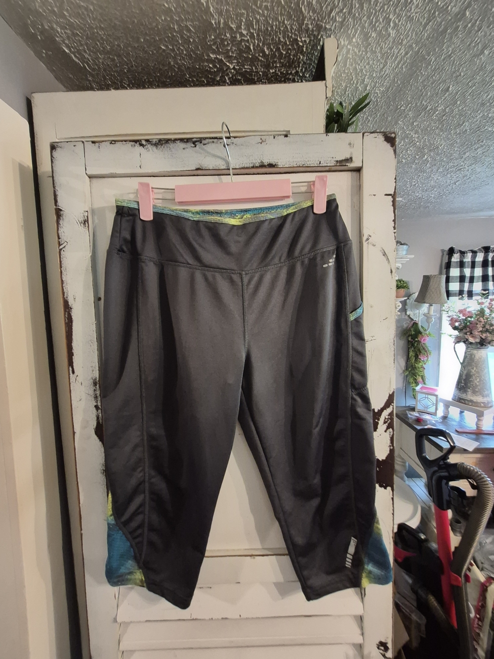 BCG (Boathouse Canning Group) athletic leggings,